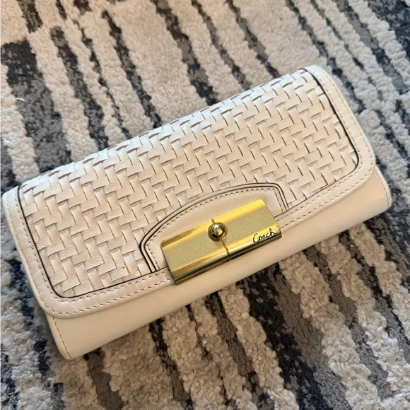 Pink Coach leather pouch and Ivory Coach Kristin woven envelope wallet clutch - Picture 2 of 12